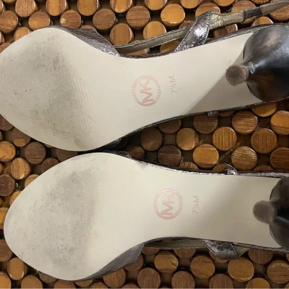 Michael Kors Women’s Silver platform‎ imitation snakeskin - Picture 3 of 4